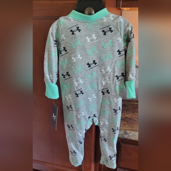 Brand New Under Armour Outfit 3/6 months - Picture 3 of 3
